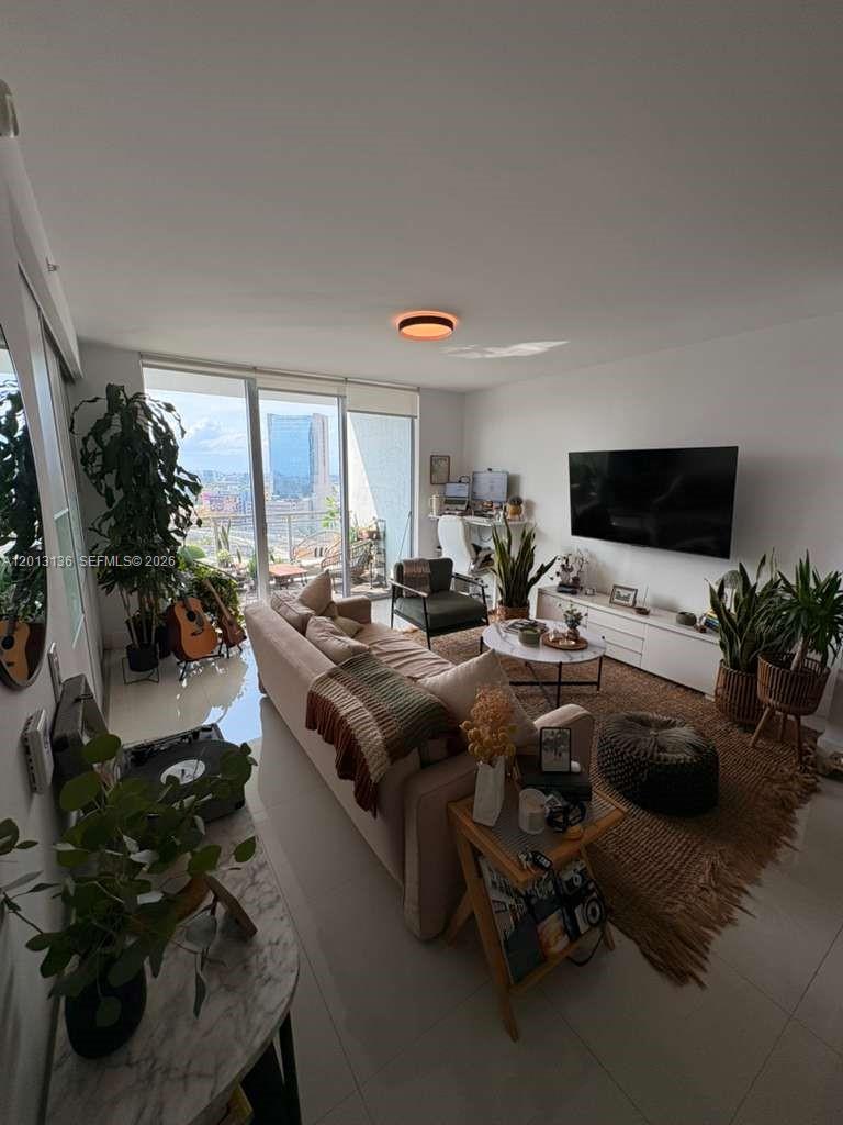 90 SW 3rd St # 2106
