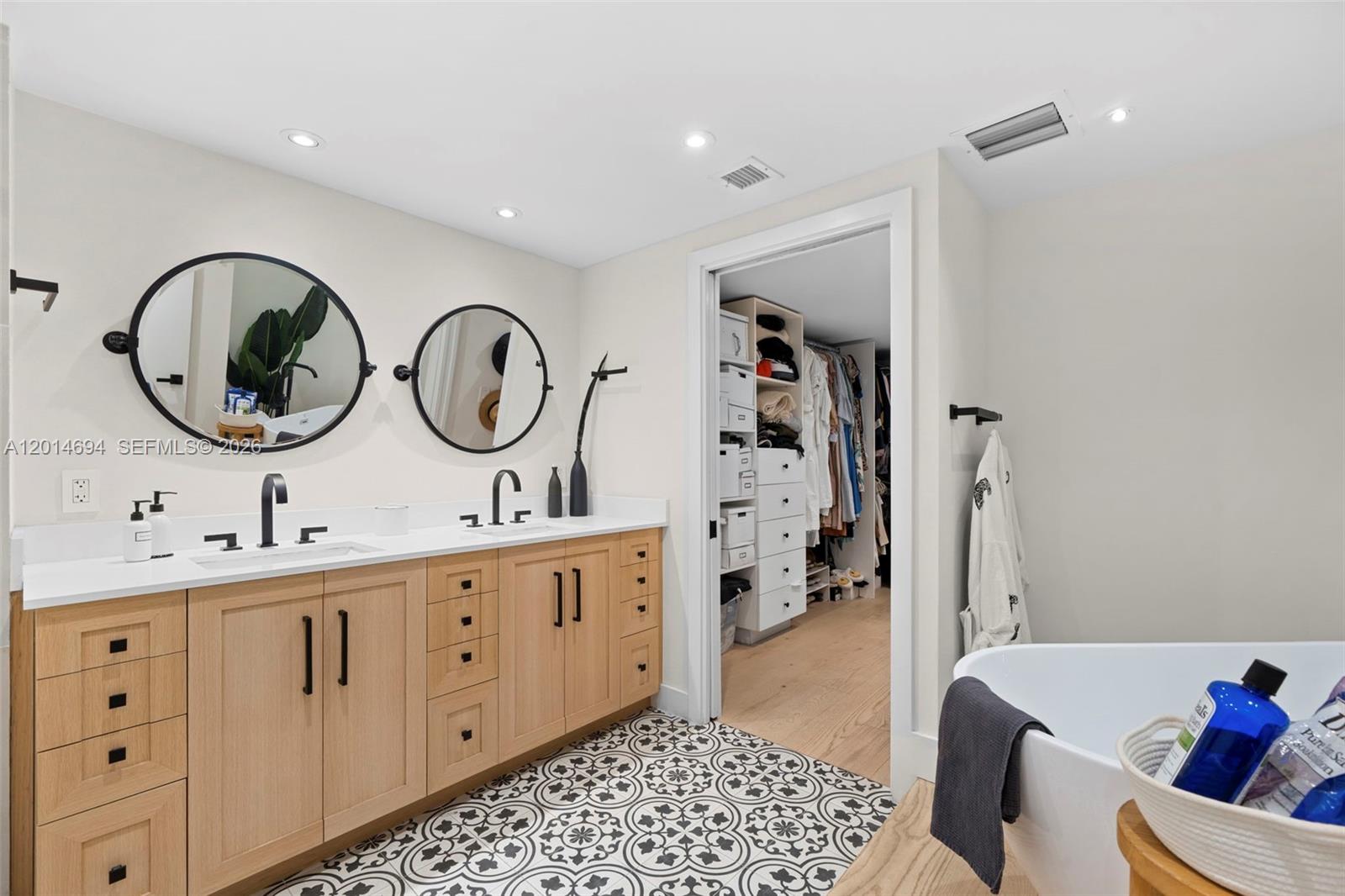 141 Crandon Blvd # 237