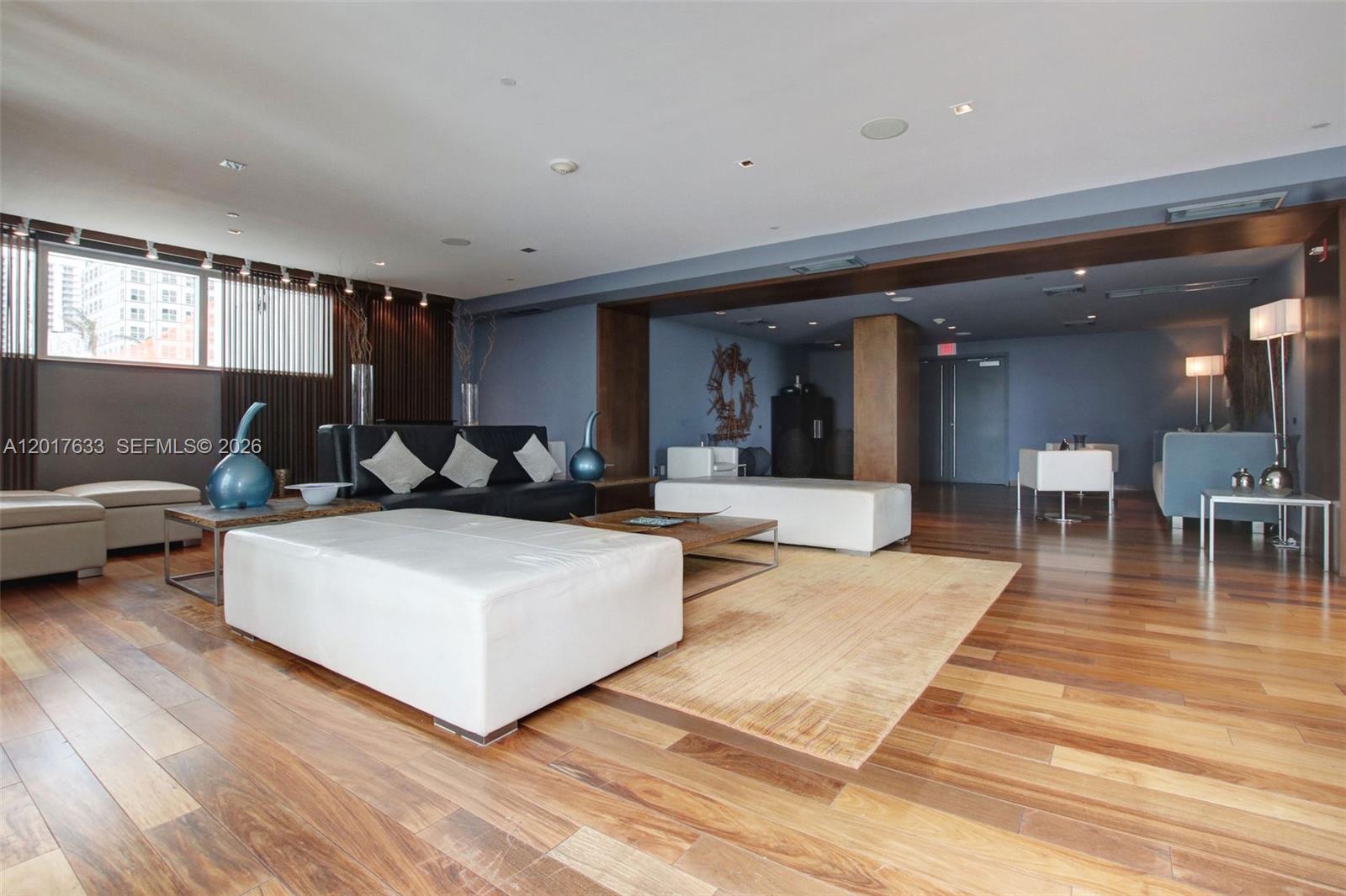 335 S Biscayne Blvd # 4205