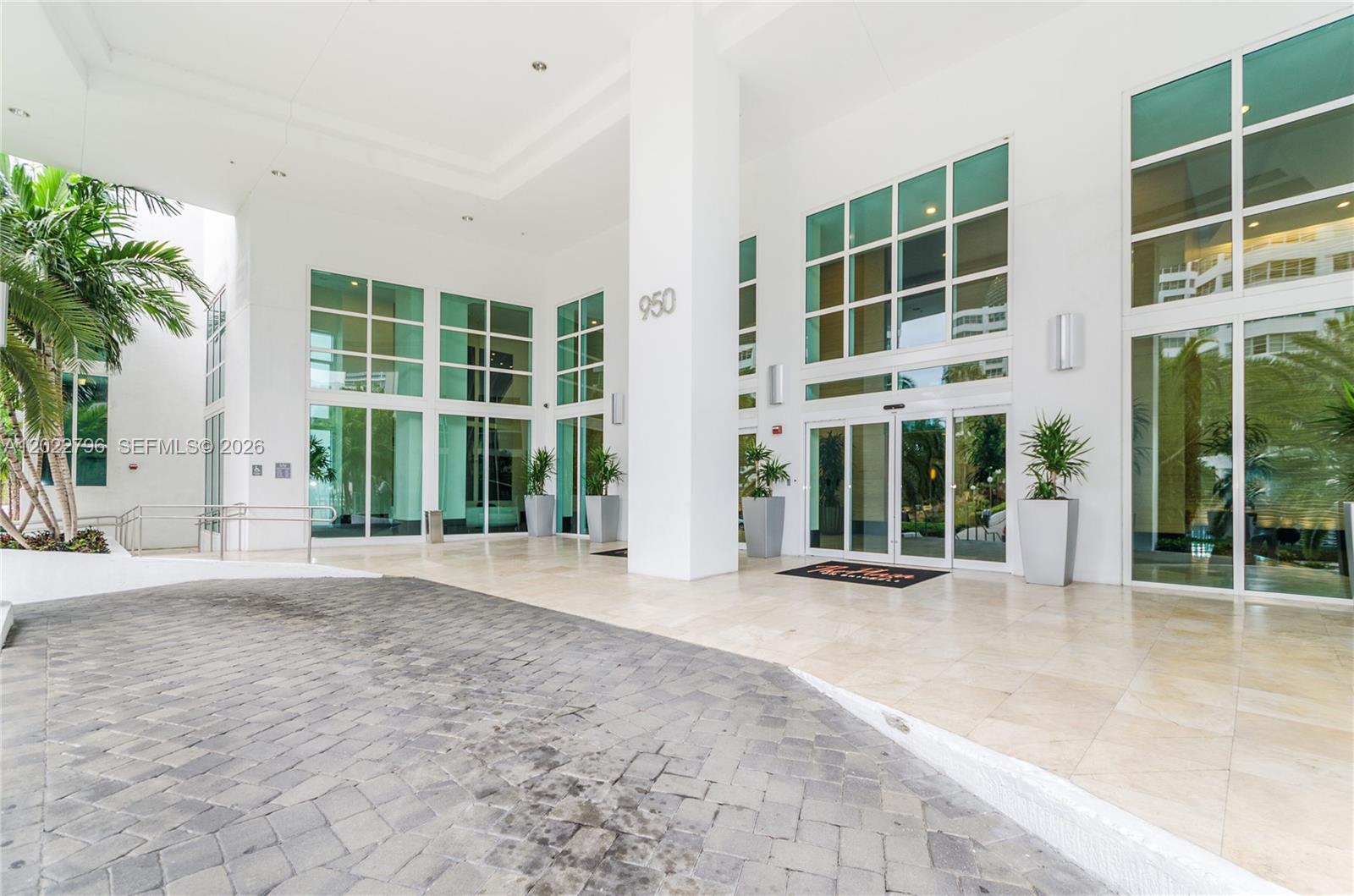951 Brickell Ave # 2100