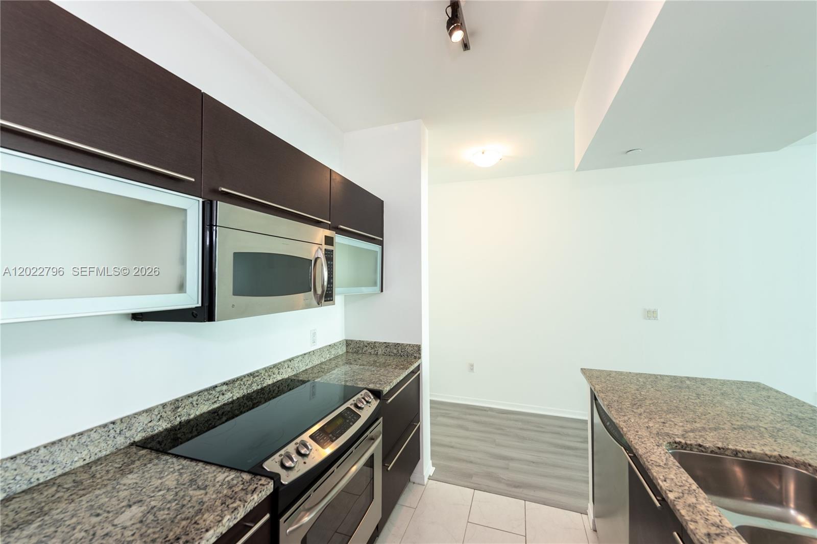 951 Brickell Ave # 2100