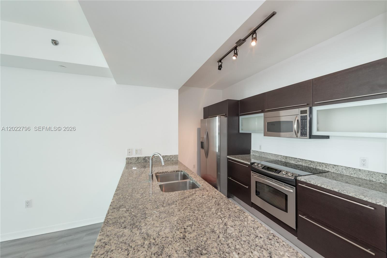 951 Brickell Ave # 2100