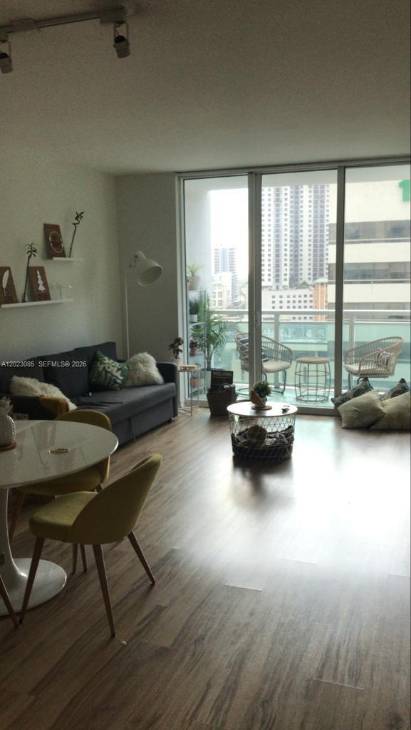 951 Brickell Ave # 1503