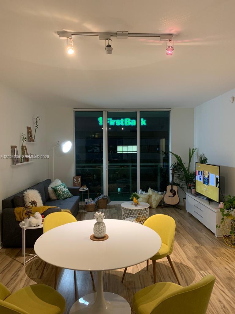 951 Brickell Ave # 1503