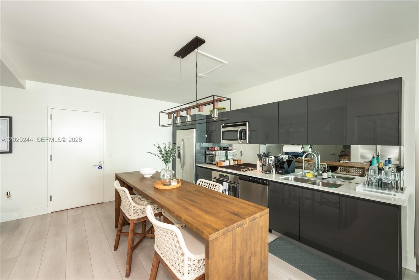 31 SE 6th St # 2506
