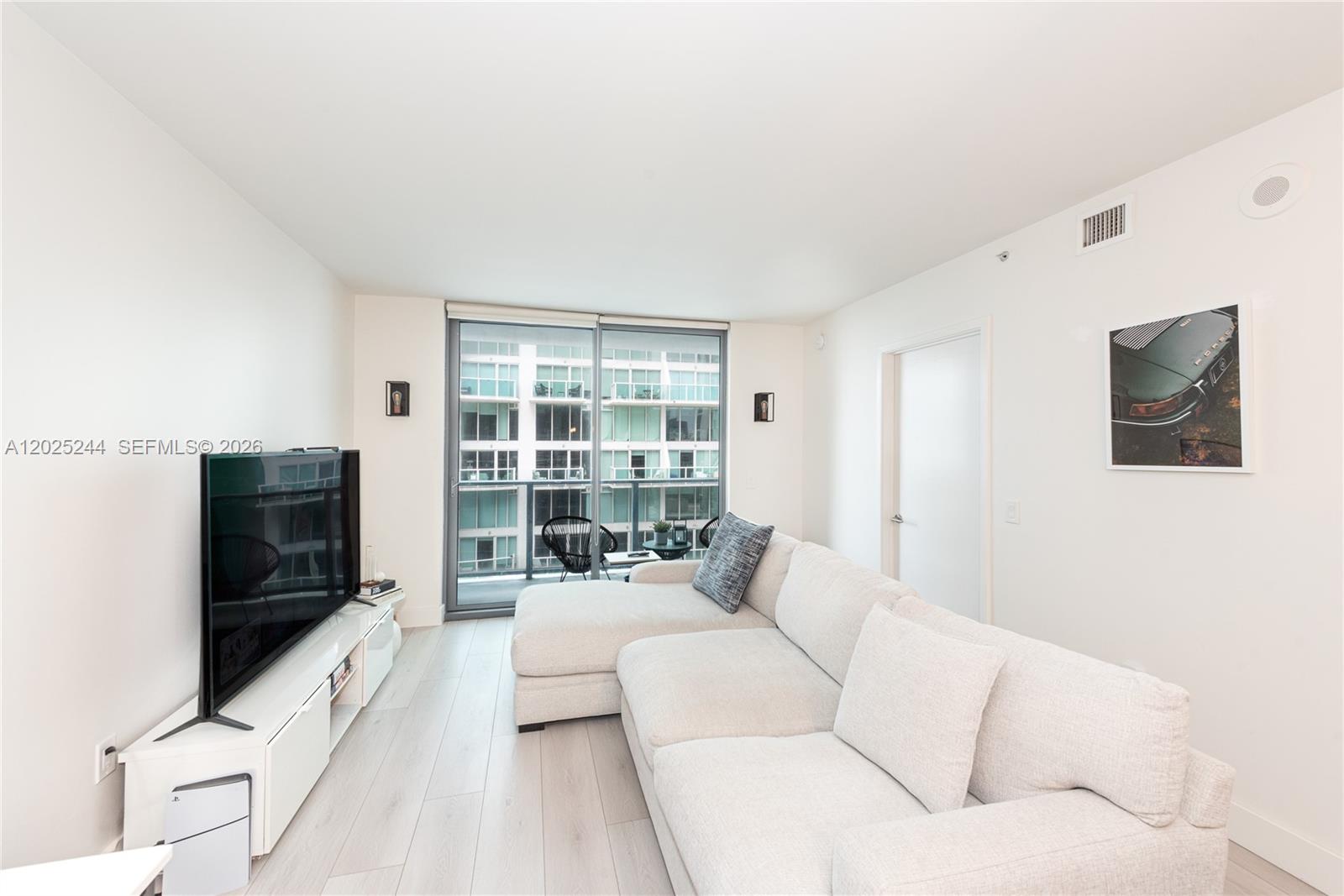 31 SE 6th St # 2506