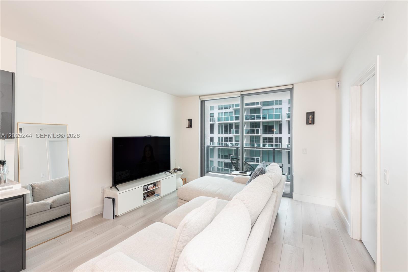 31 SE 6th St # 2506