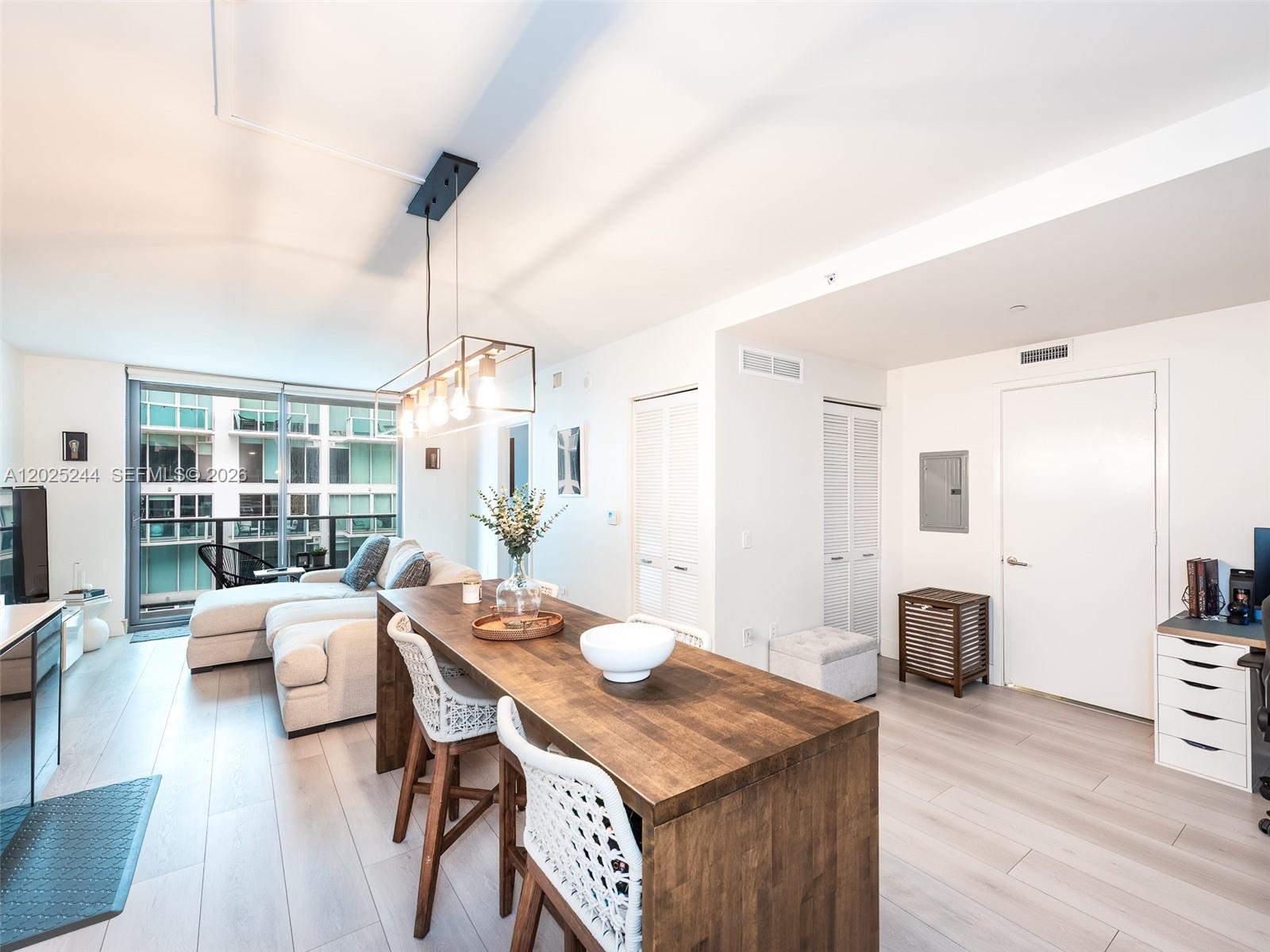 31 SE 6th St # 2506