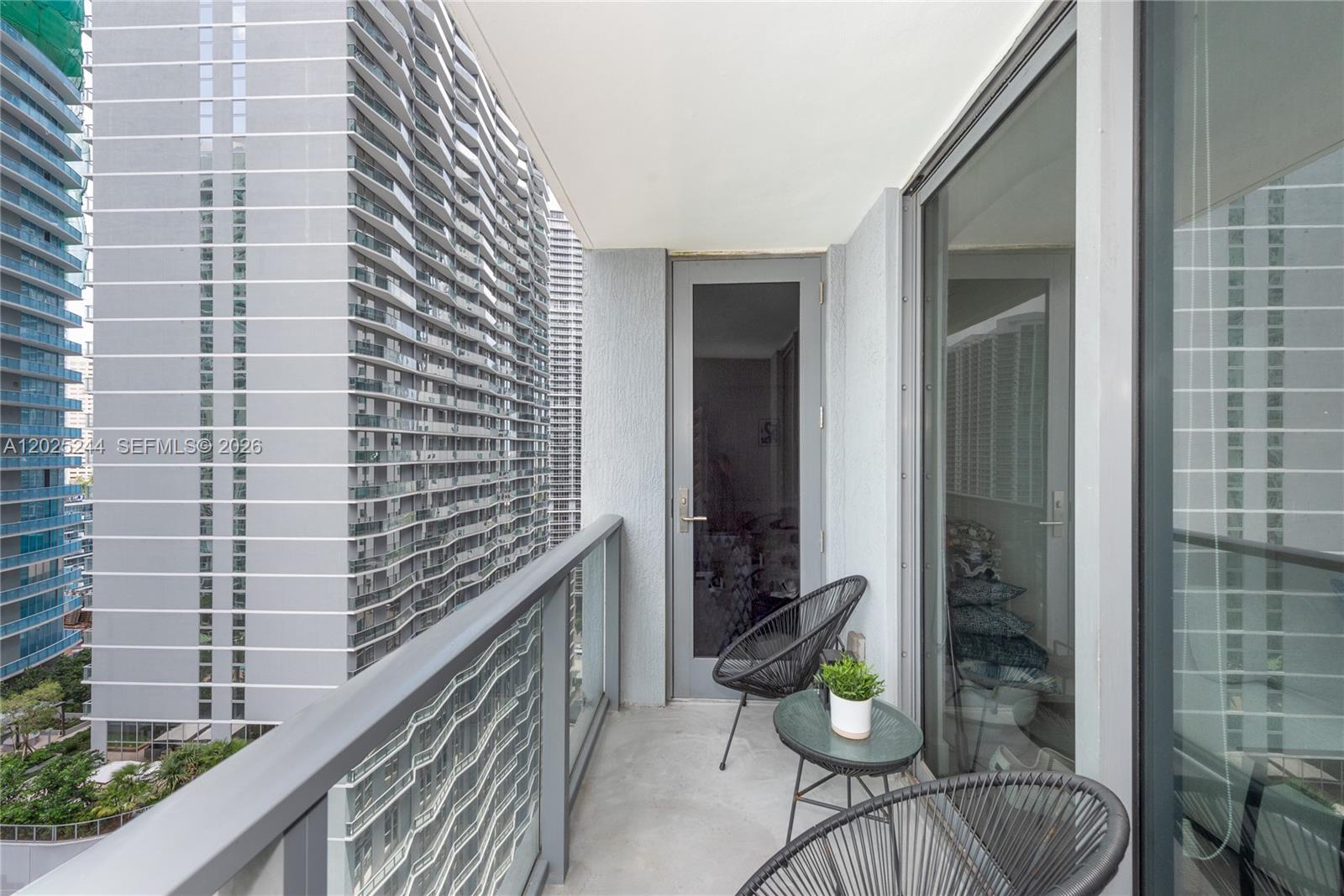 31 SE 6th St # 2506