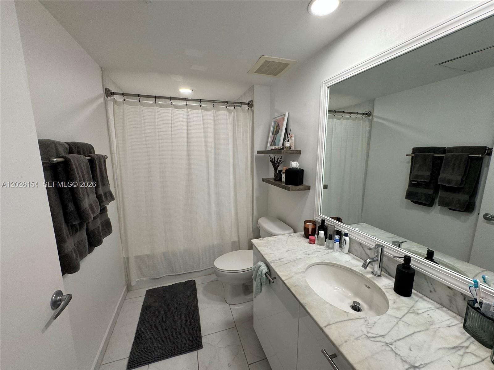 951 Brickell Ave # 2103