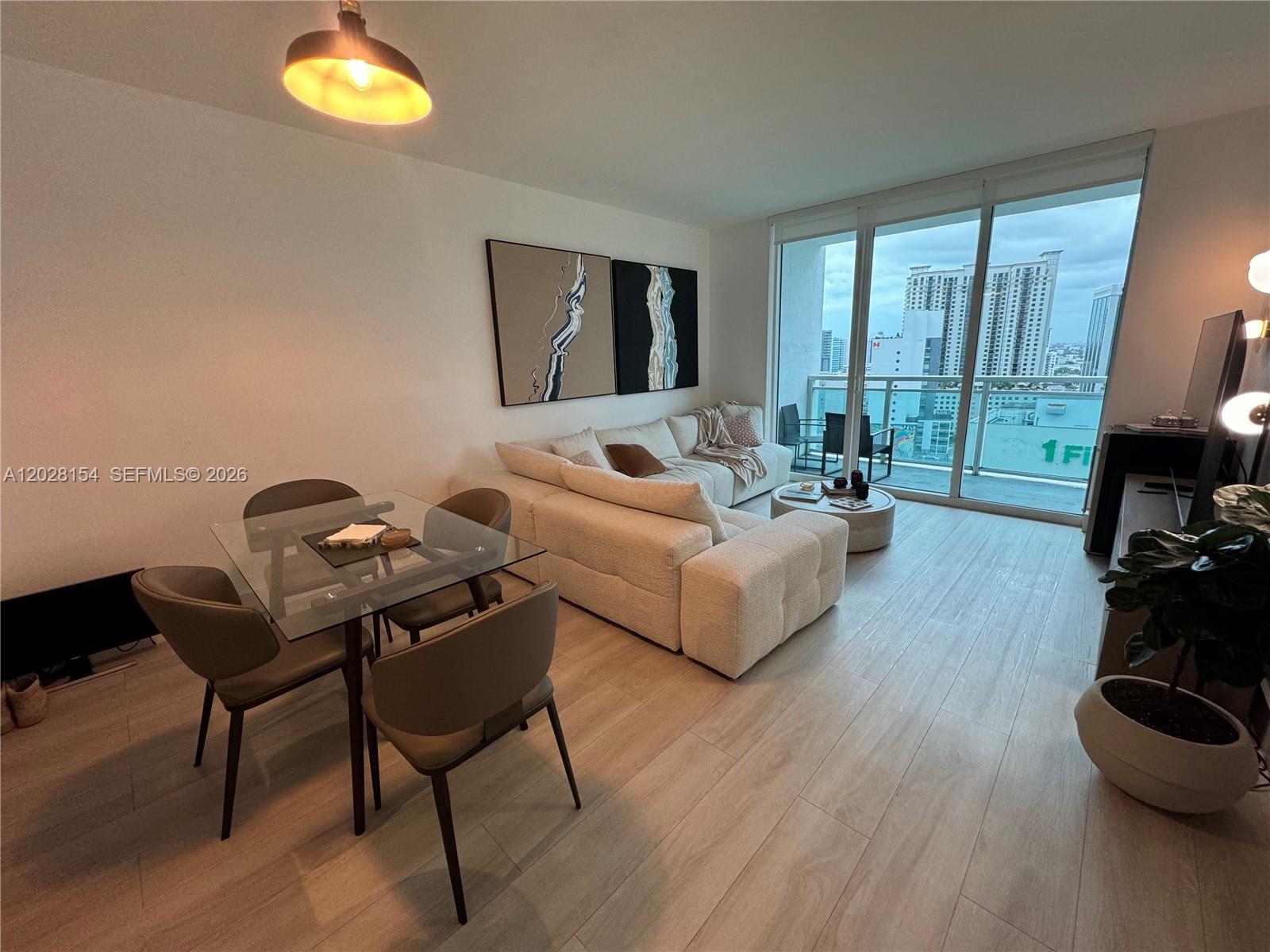 951 Brickell Ave # 2103