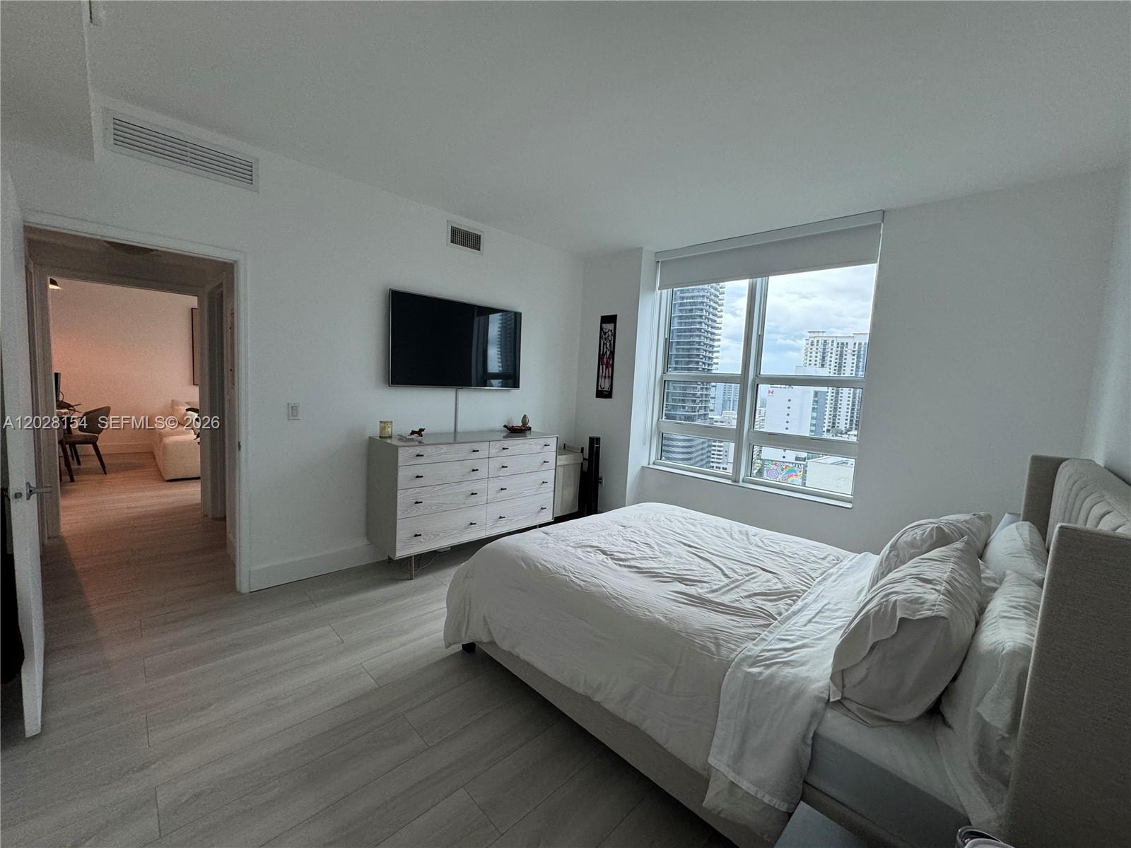 951 Brickell Ave # 2103