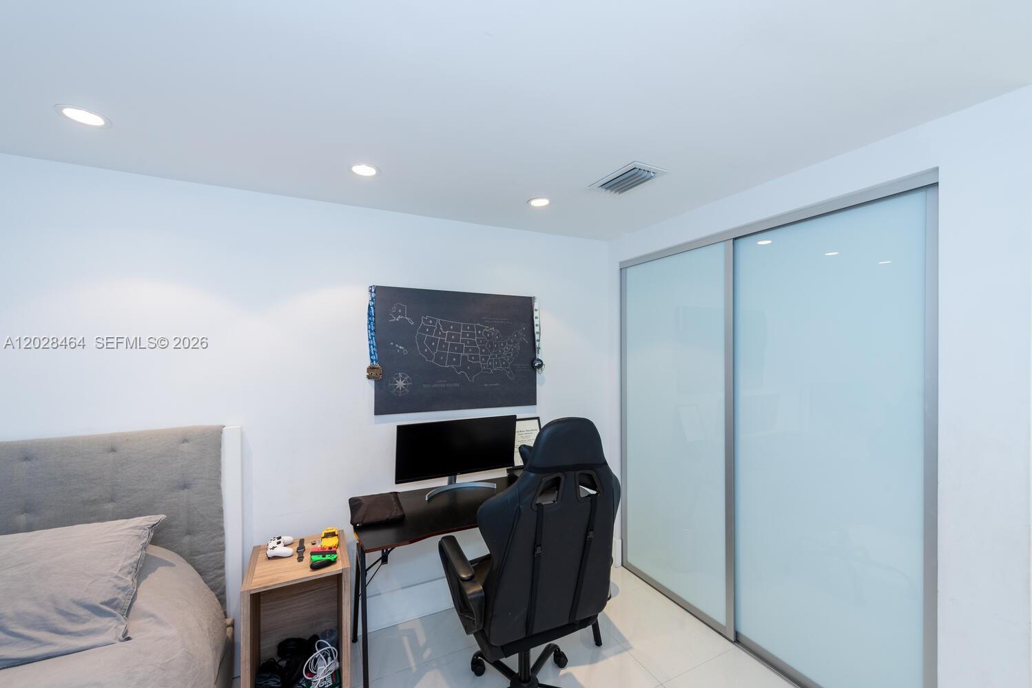 781 Crandon Blvd # 405