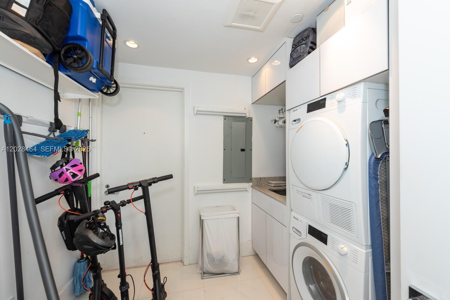 781 Crandon Blvd # 405