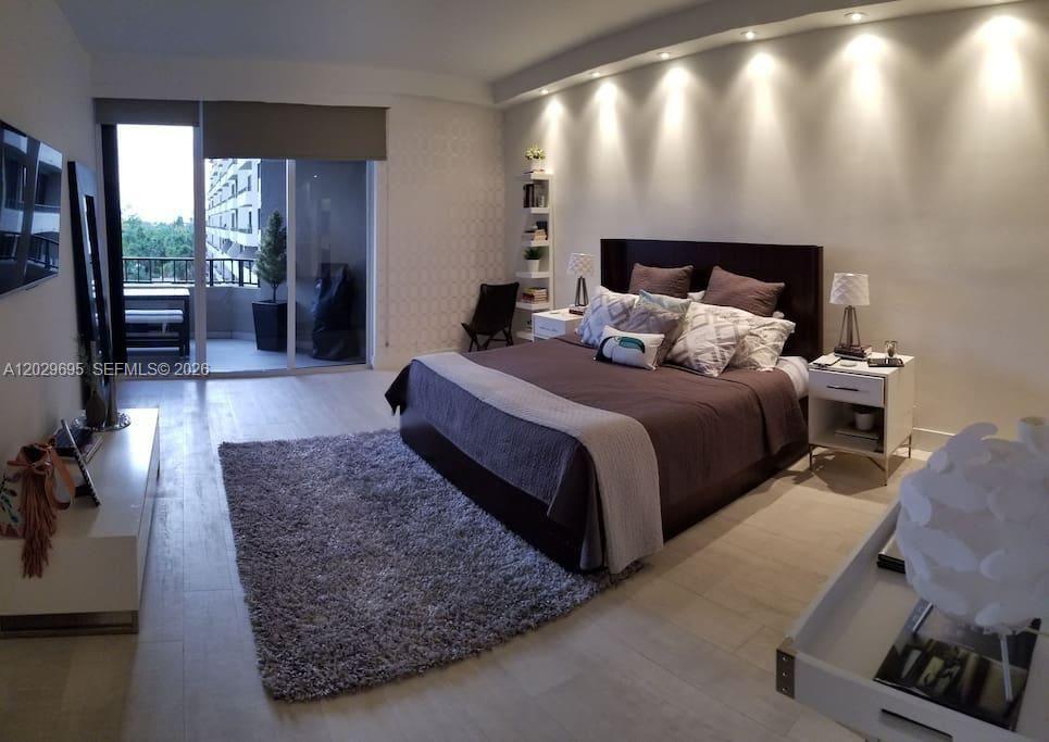 151 Crandon Blvd # 405