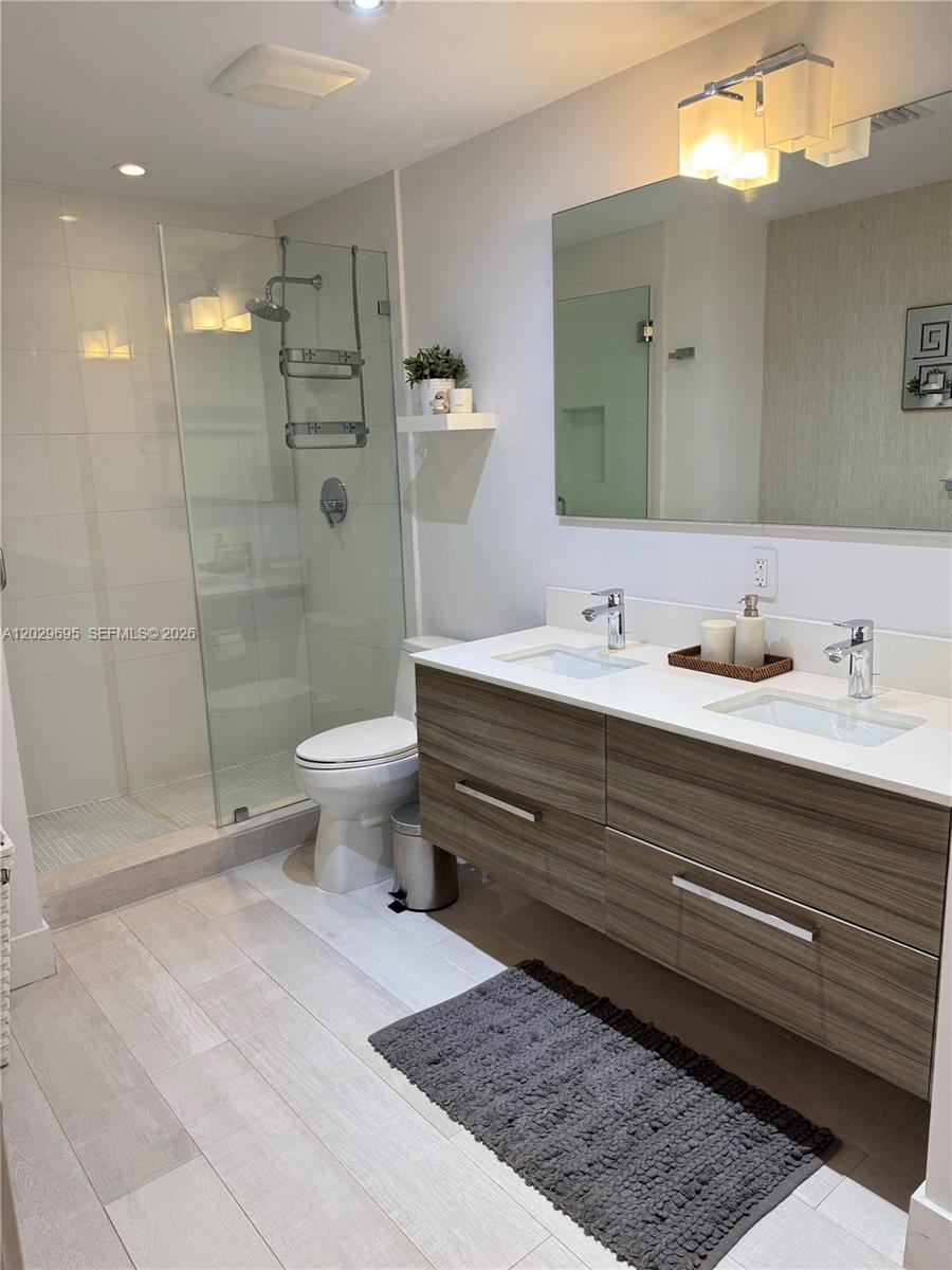151 Crandon Blvd # 405
