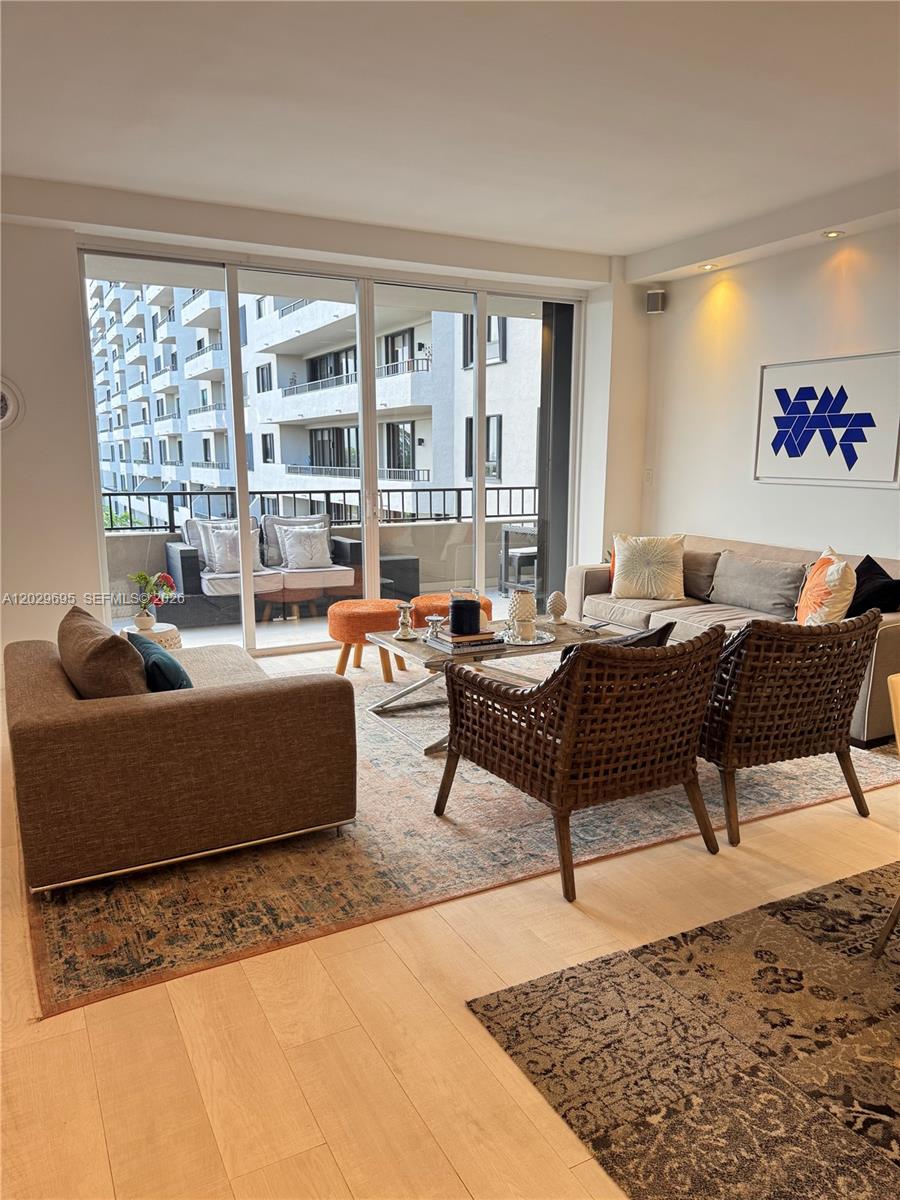 151 Crandon Blvd # 405