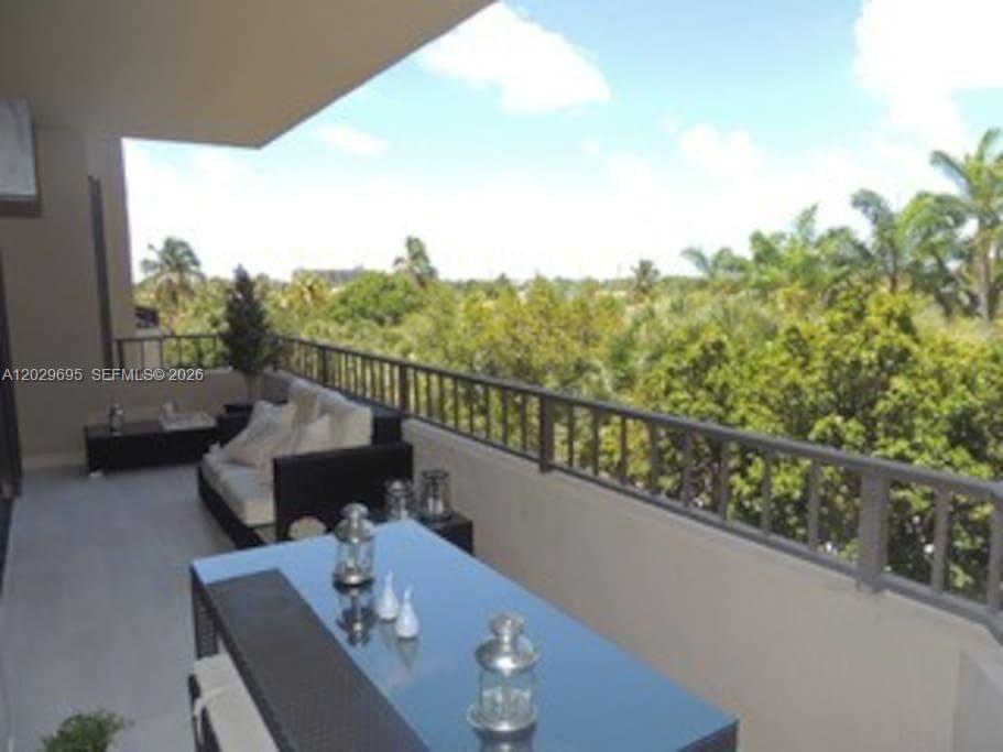 151 Crandon Blvd # 405
