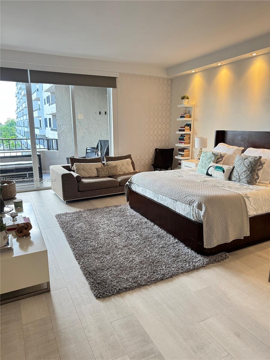 151 Crandon Blvd # 405