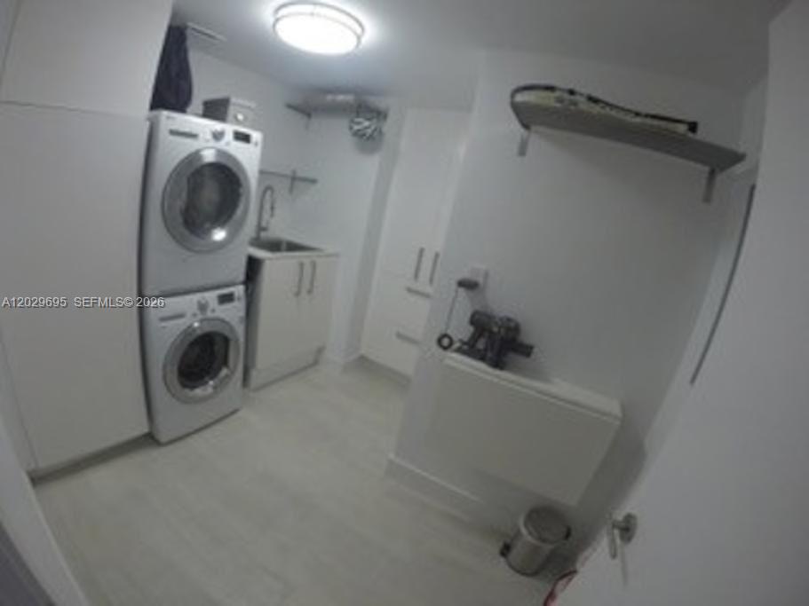 151 Crandon Blvd # 405