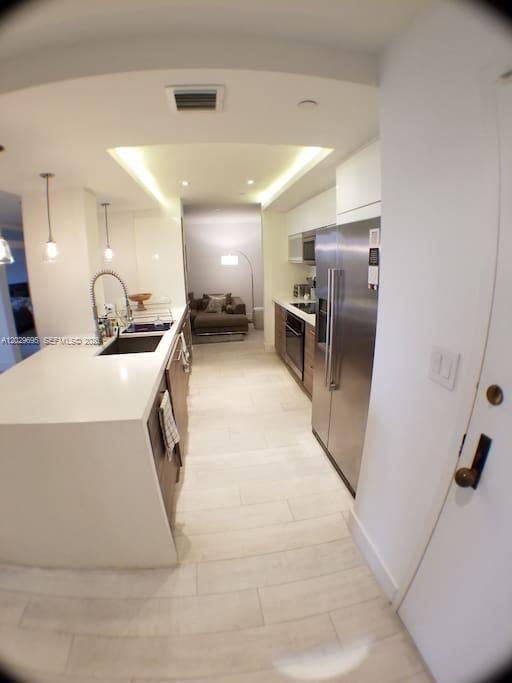 151 Crandon Blvd # 405