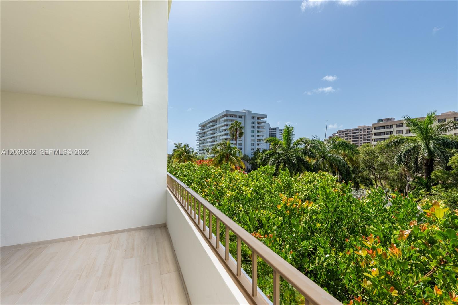 155 Ocean Lane Dr # 403
