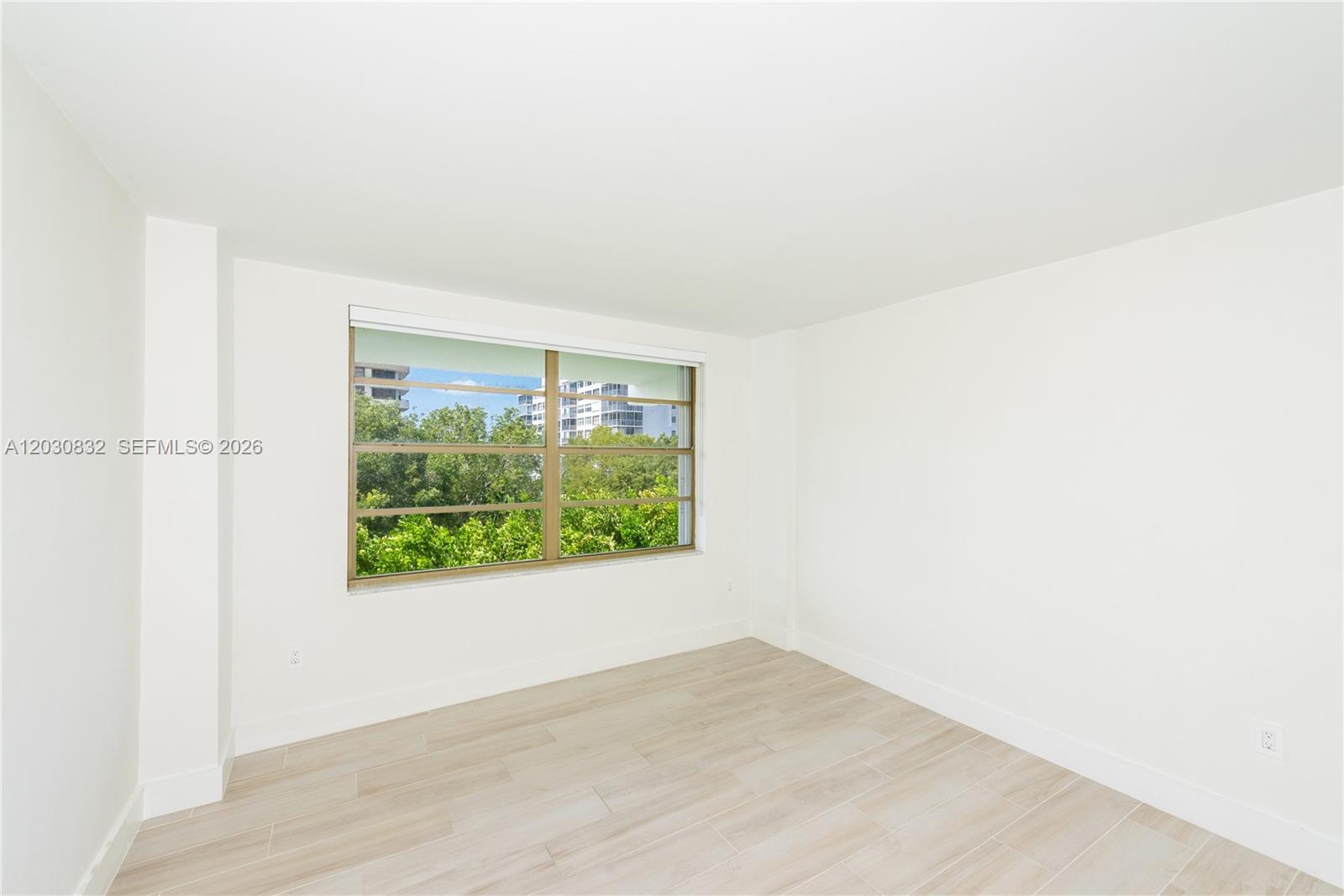 155 Ocean Lane Dr # 403