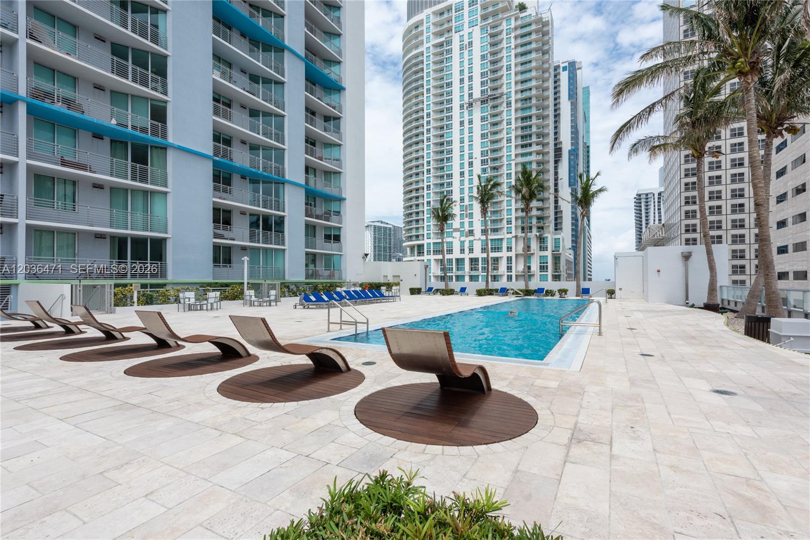 335 S Biscayne Blvd # 04 Unit: LPH-04