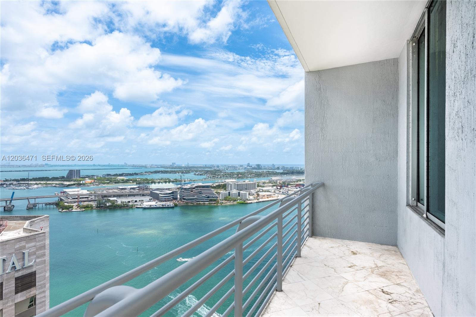 335 S Biscayne Blvd # 04 Unit: LPH-04