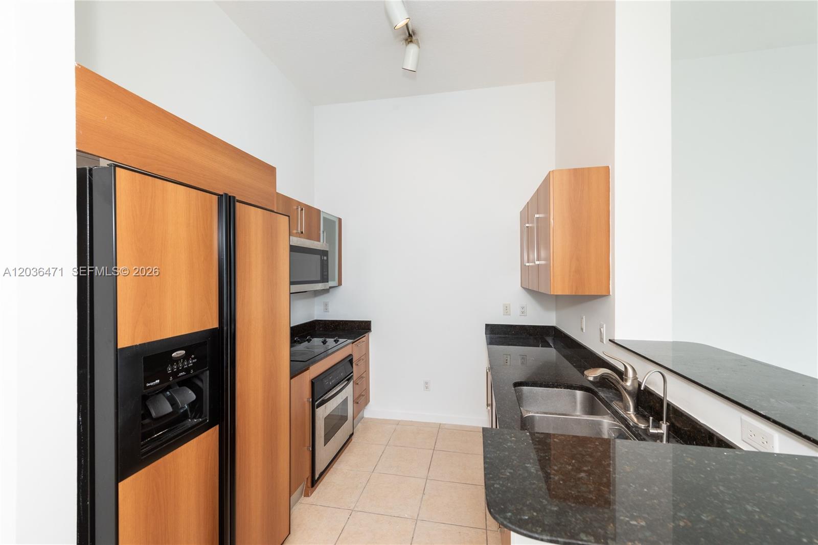 335 S Biscayne Blvd # 04 Unit: LPH-04