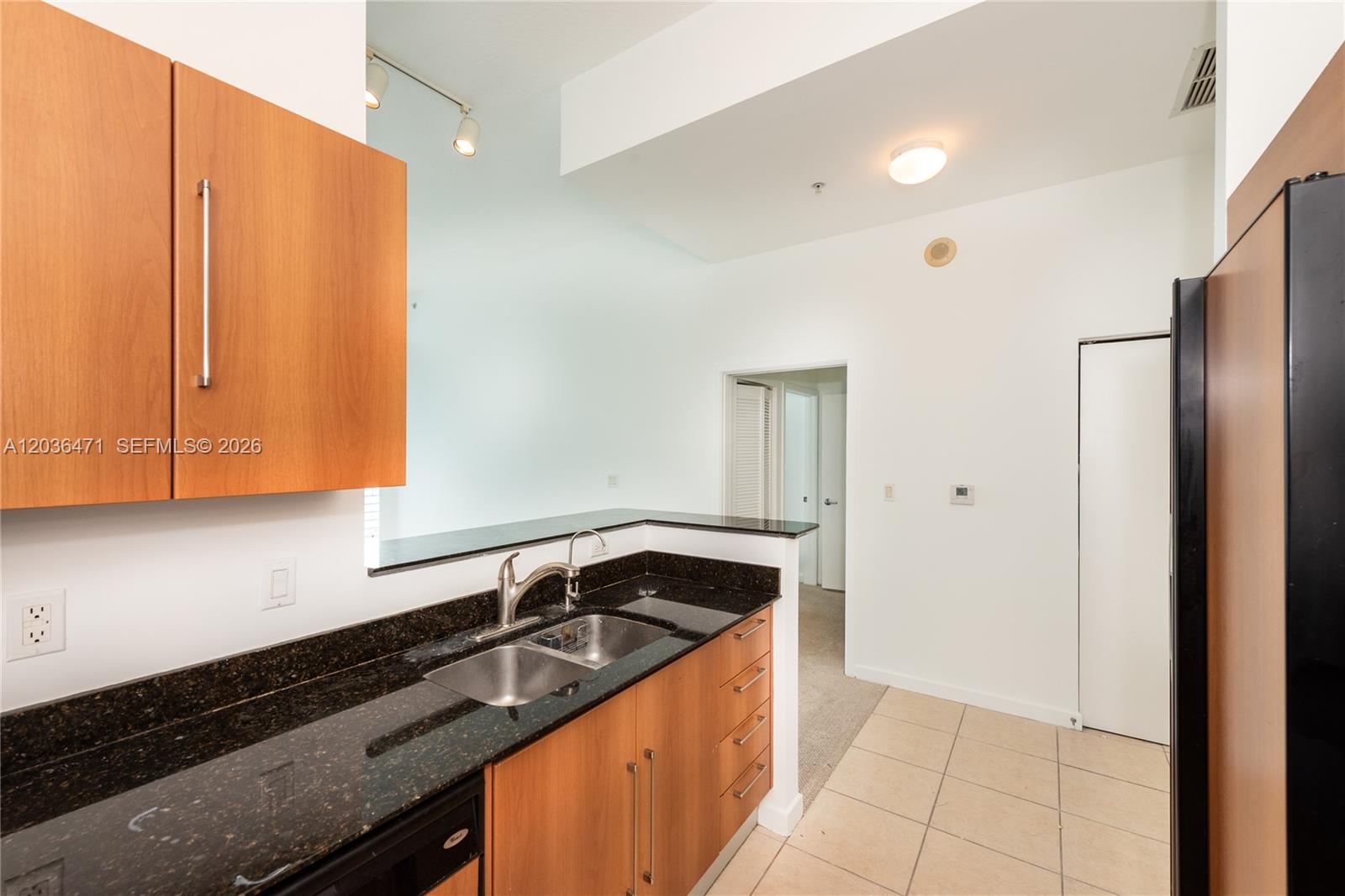 335 S Biscayne Blvd # 04 Unit: LPH-04