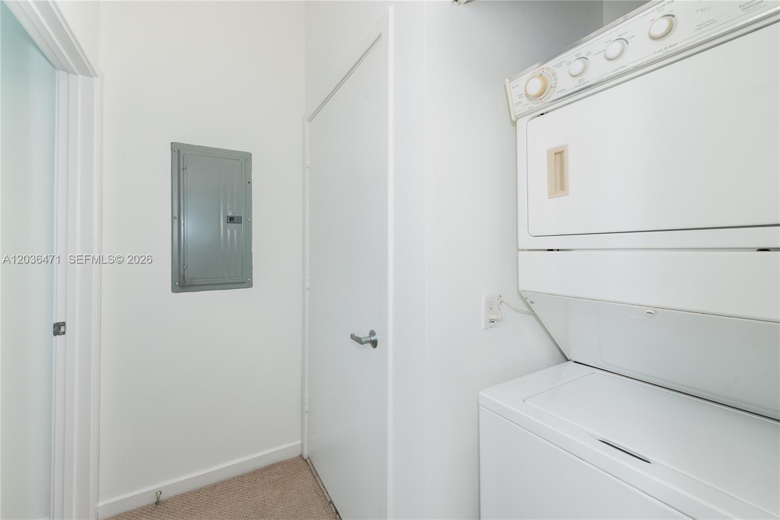 335 S Biscayne Blvd # 04 Unit: LPH-04