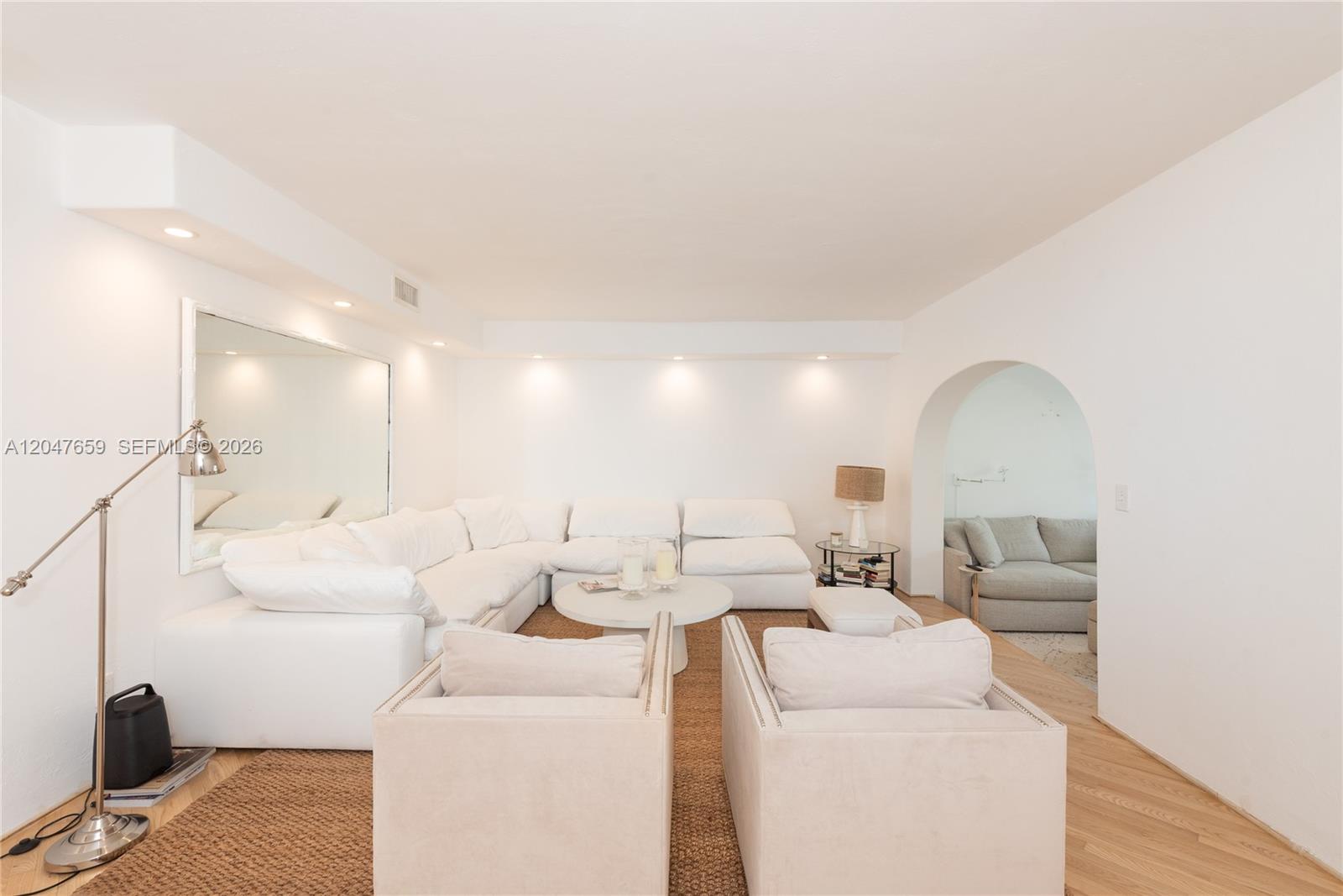 9940 Collins Ave # 10