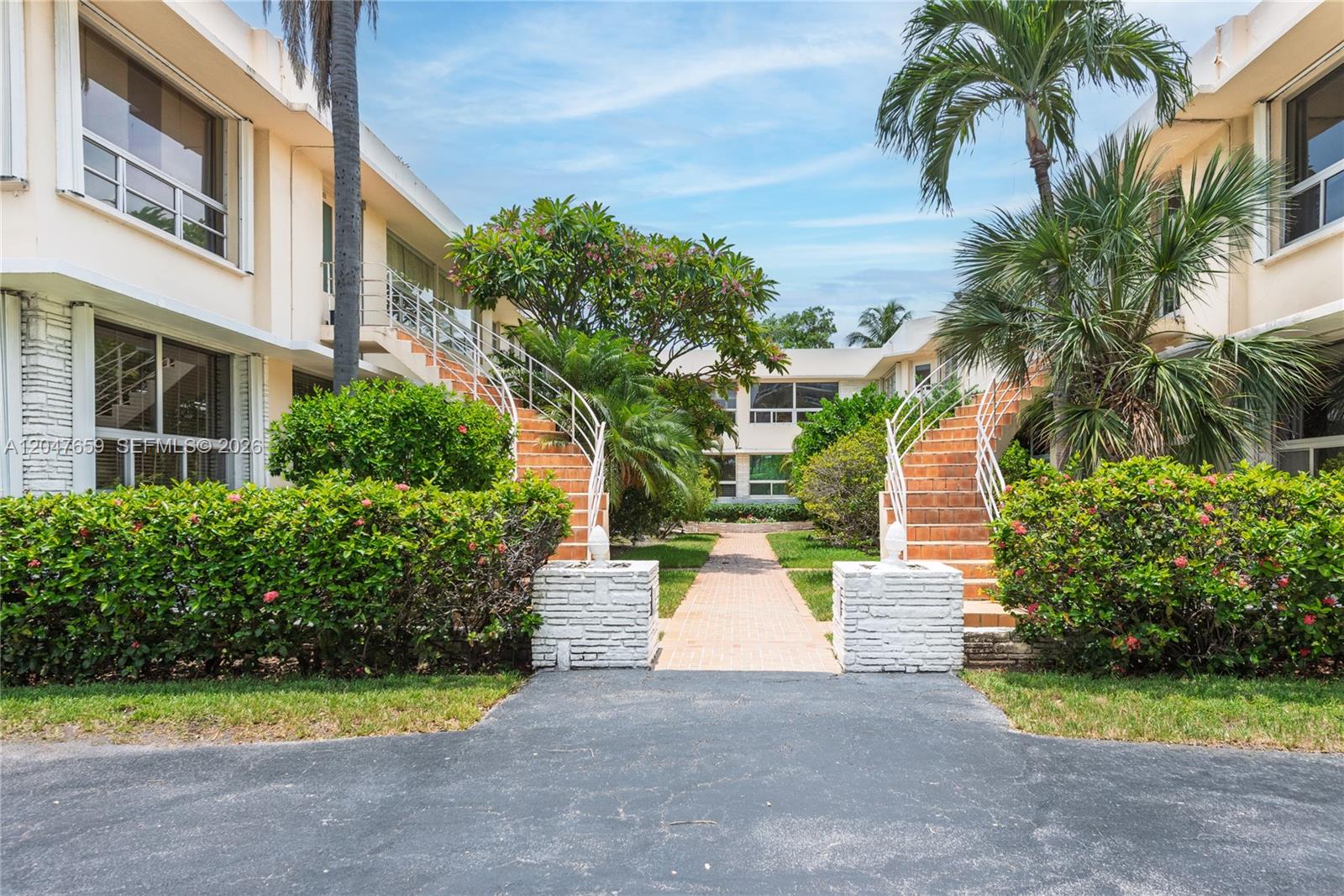 9940 Collins Ave # 10