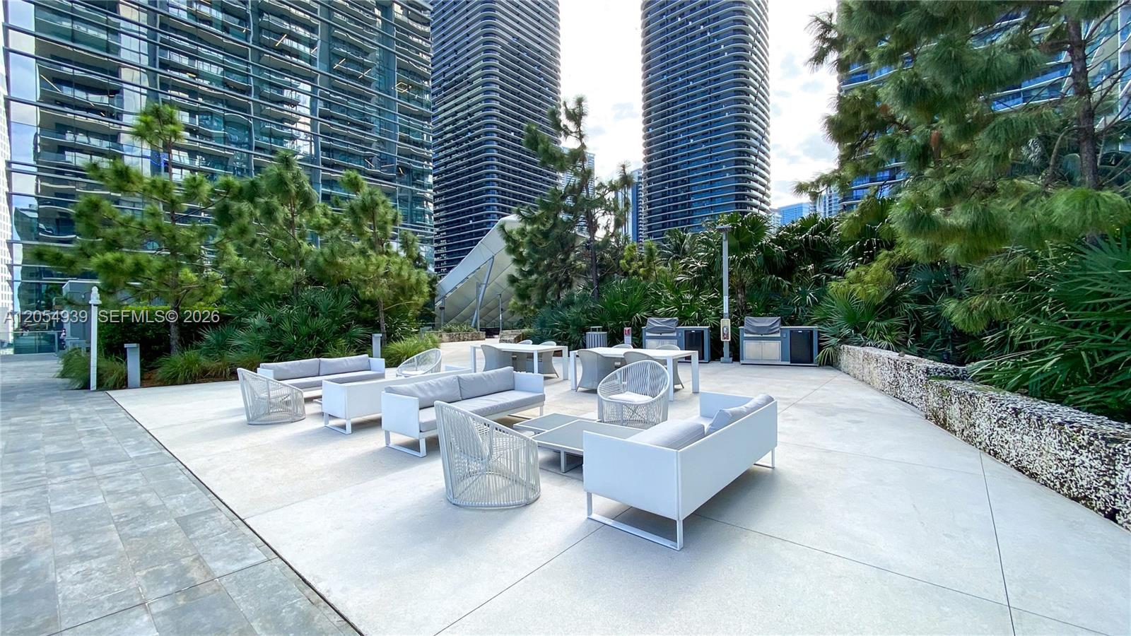 88 SW 7th St # 3005