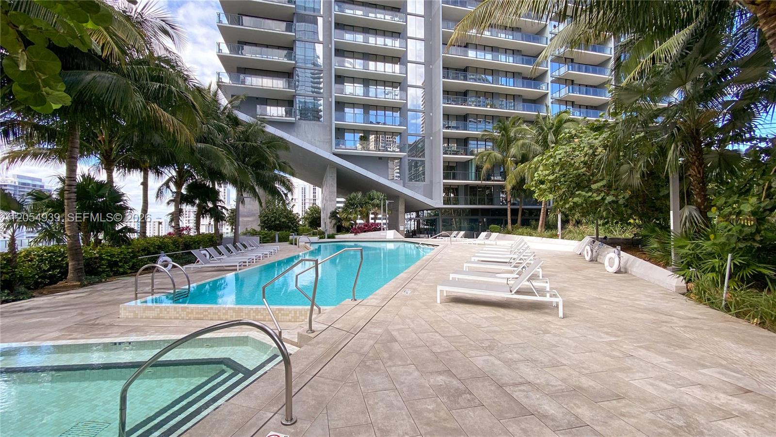 88 SW 7th St # 3005