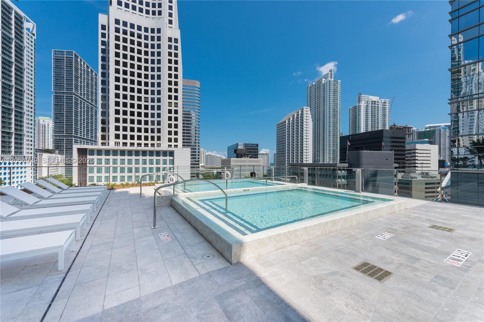 88 SW 7th St # 3005