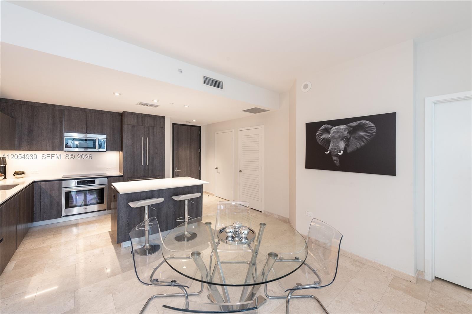 88 SW 7th St # 3005