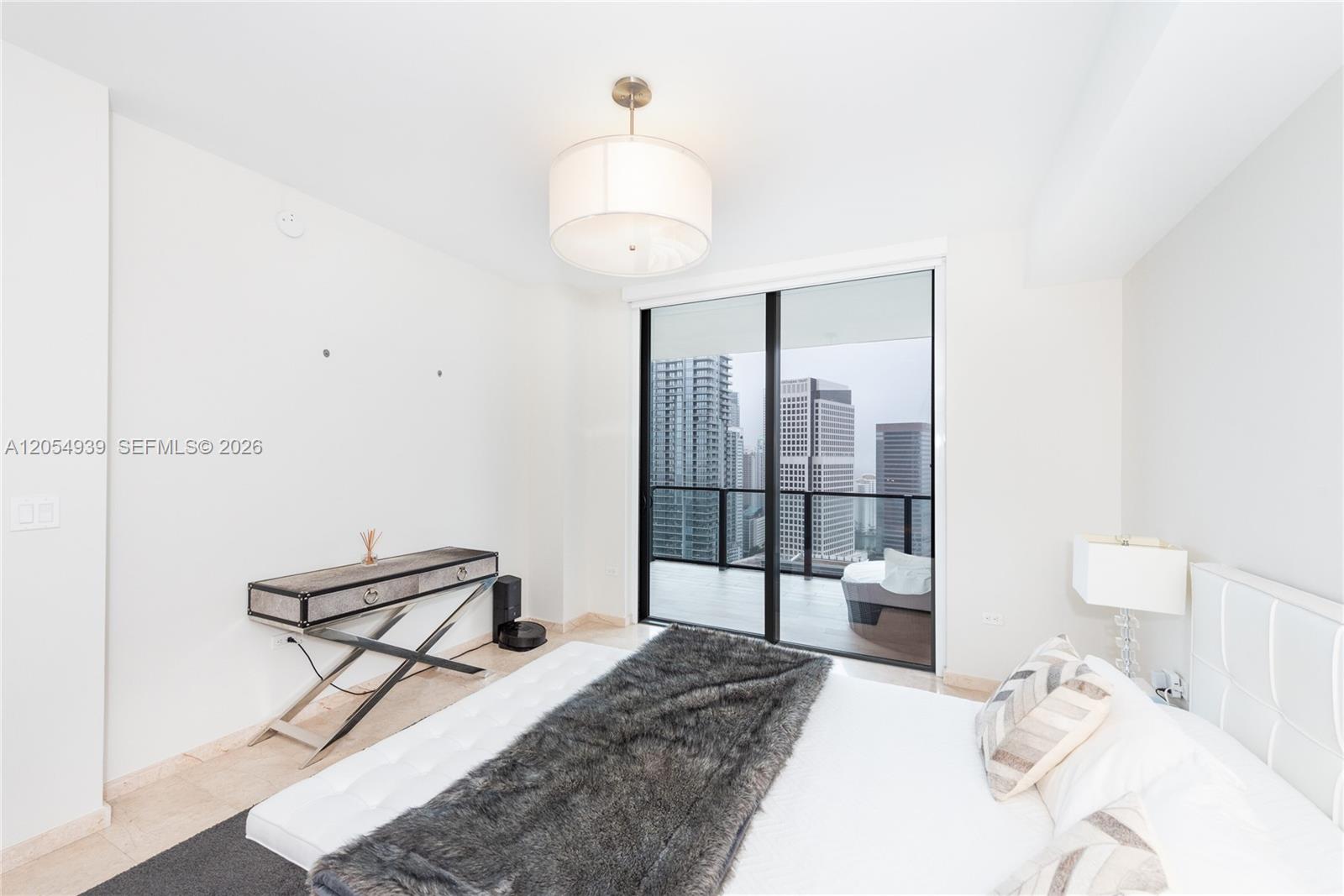 88 SW 7th St # 3005