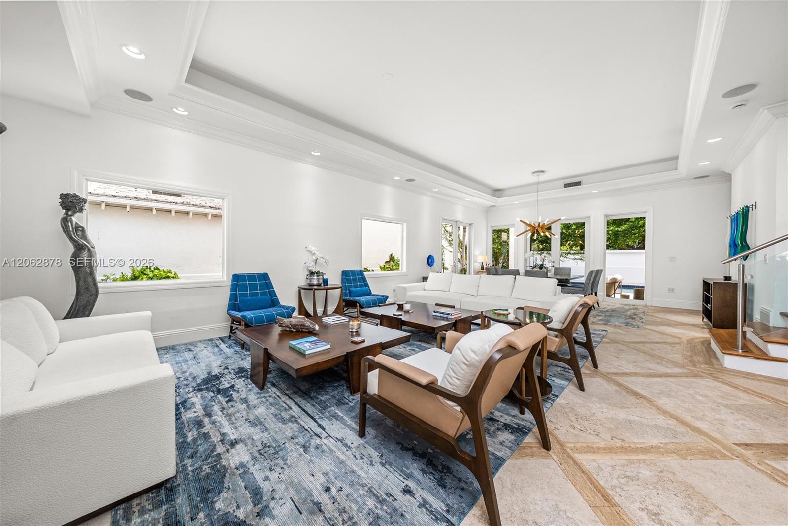 6 Coconut Ln