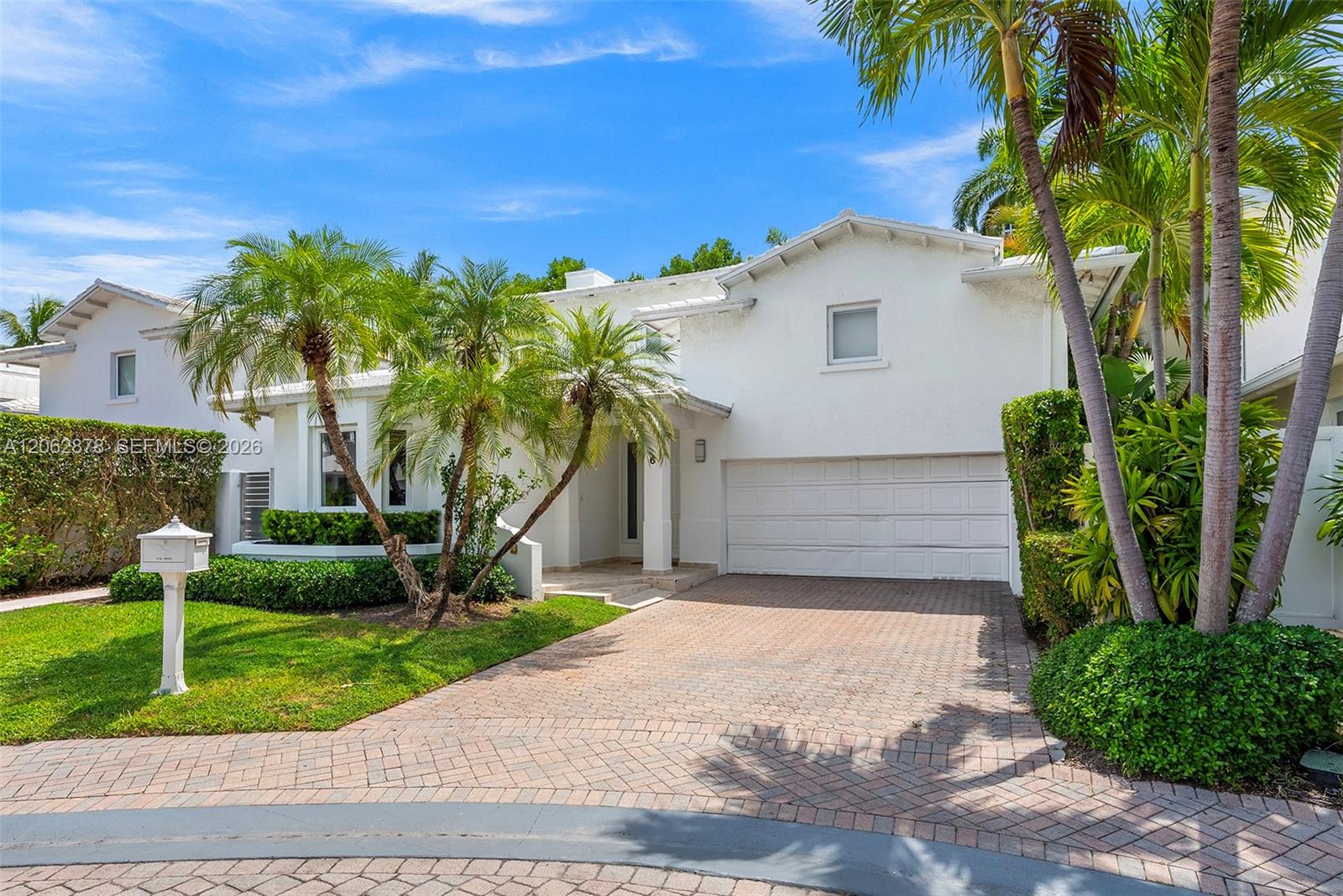 6 Coconut Ln