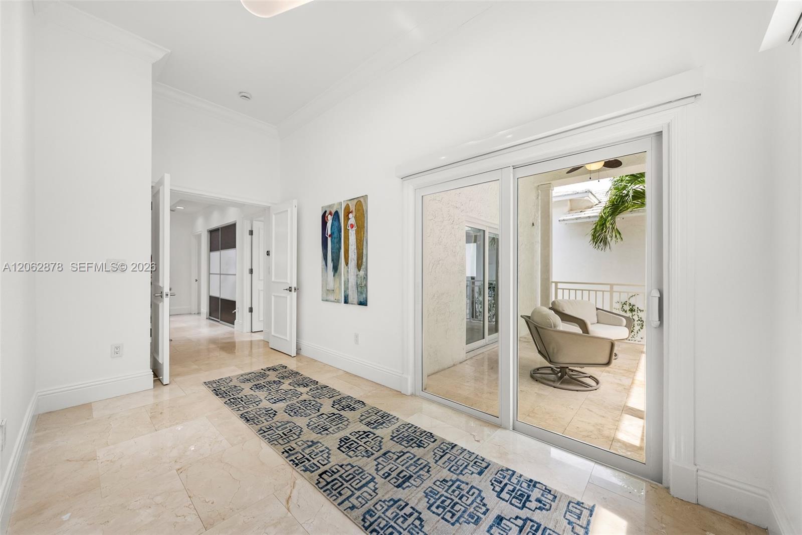 6 Coconut Ln