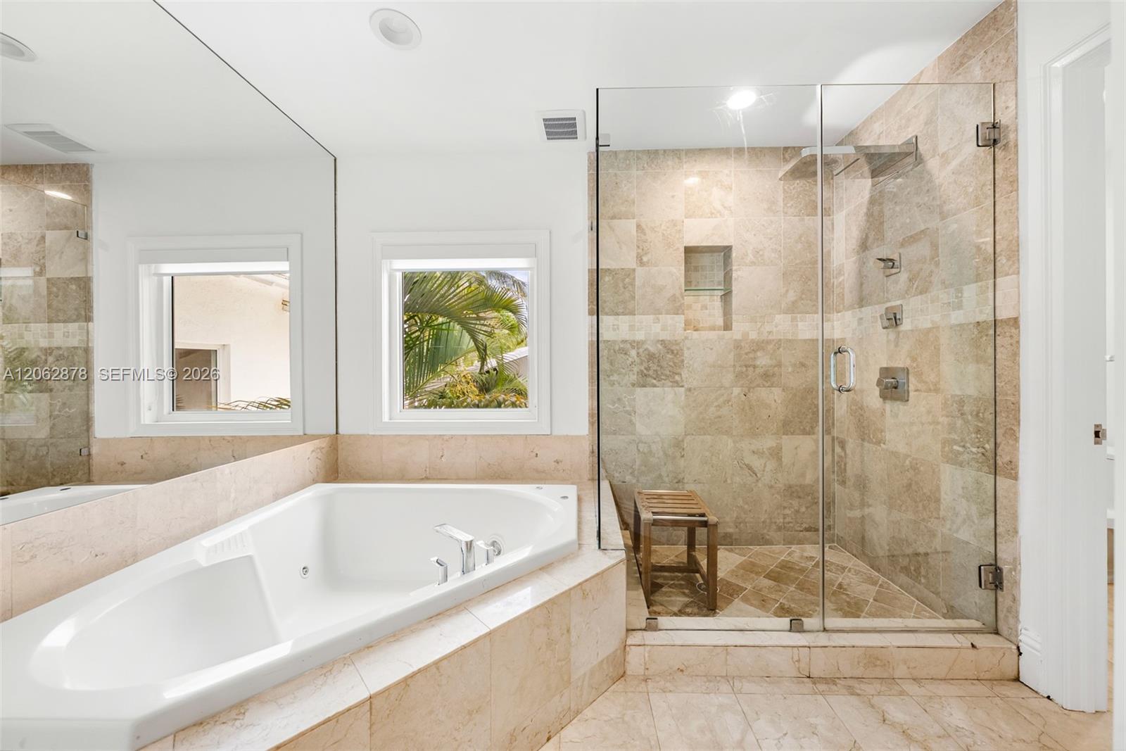 6 Coconut Ln