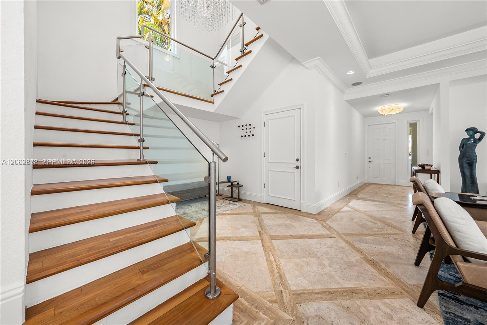 6 Coconut Ln
