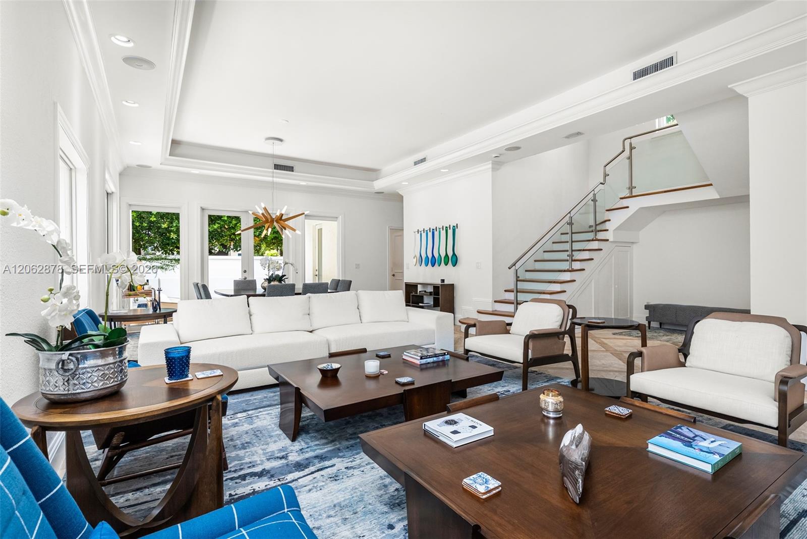 6 Coconut Ln