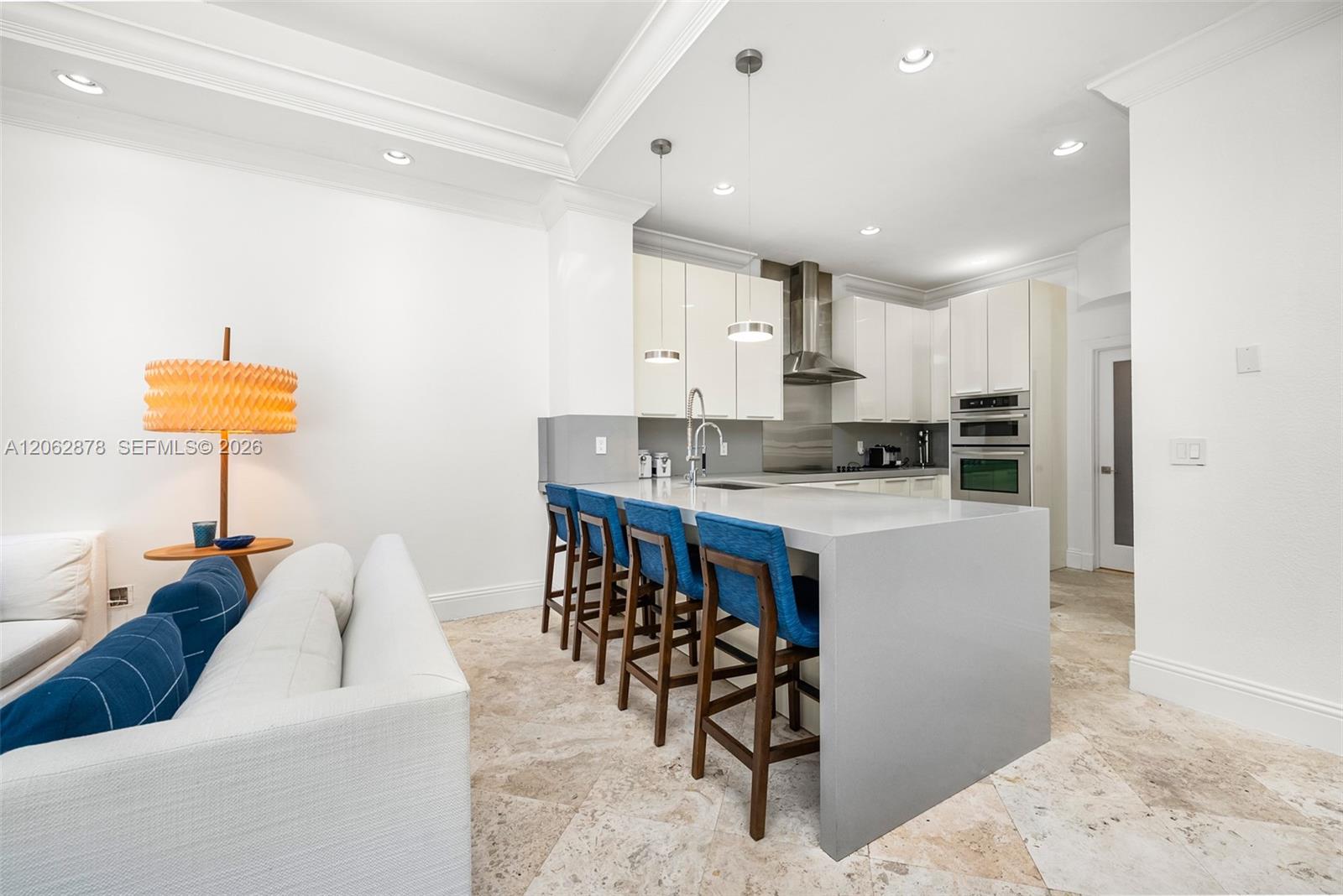 6 Coconut Ln