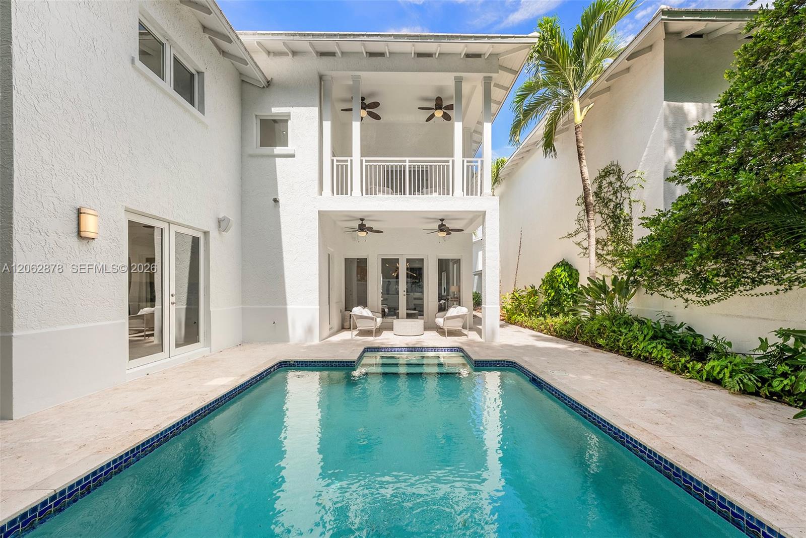 6 Coconut Ln