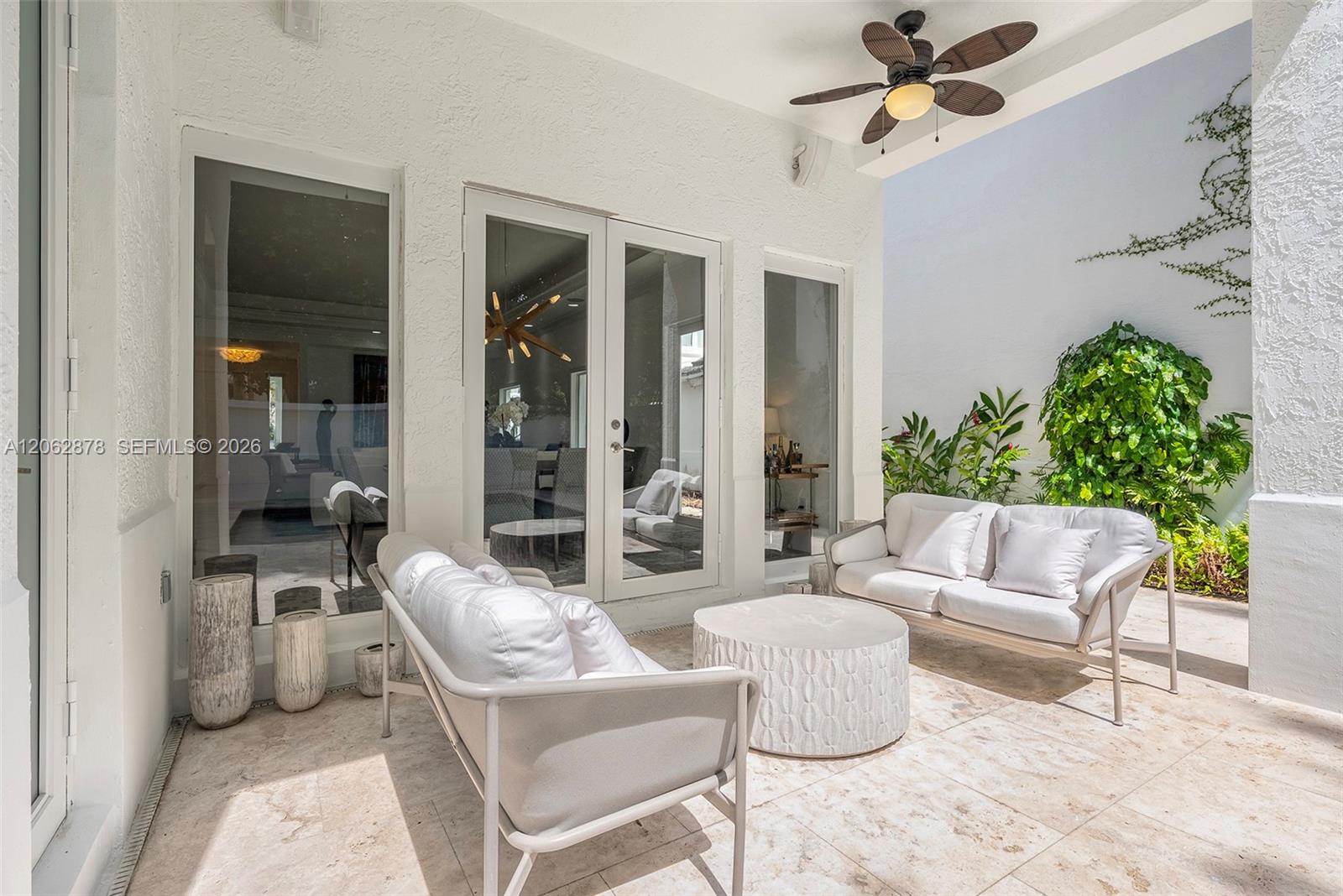6 Coconut Ln