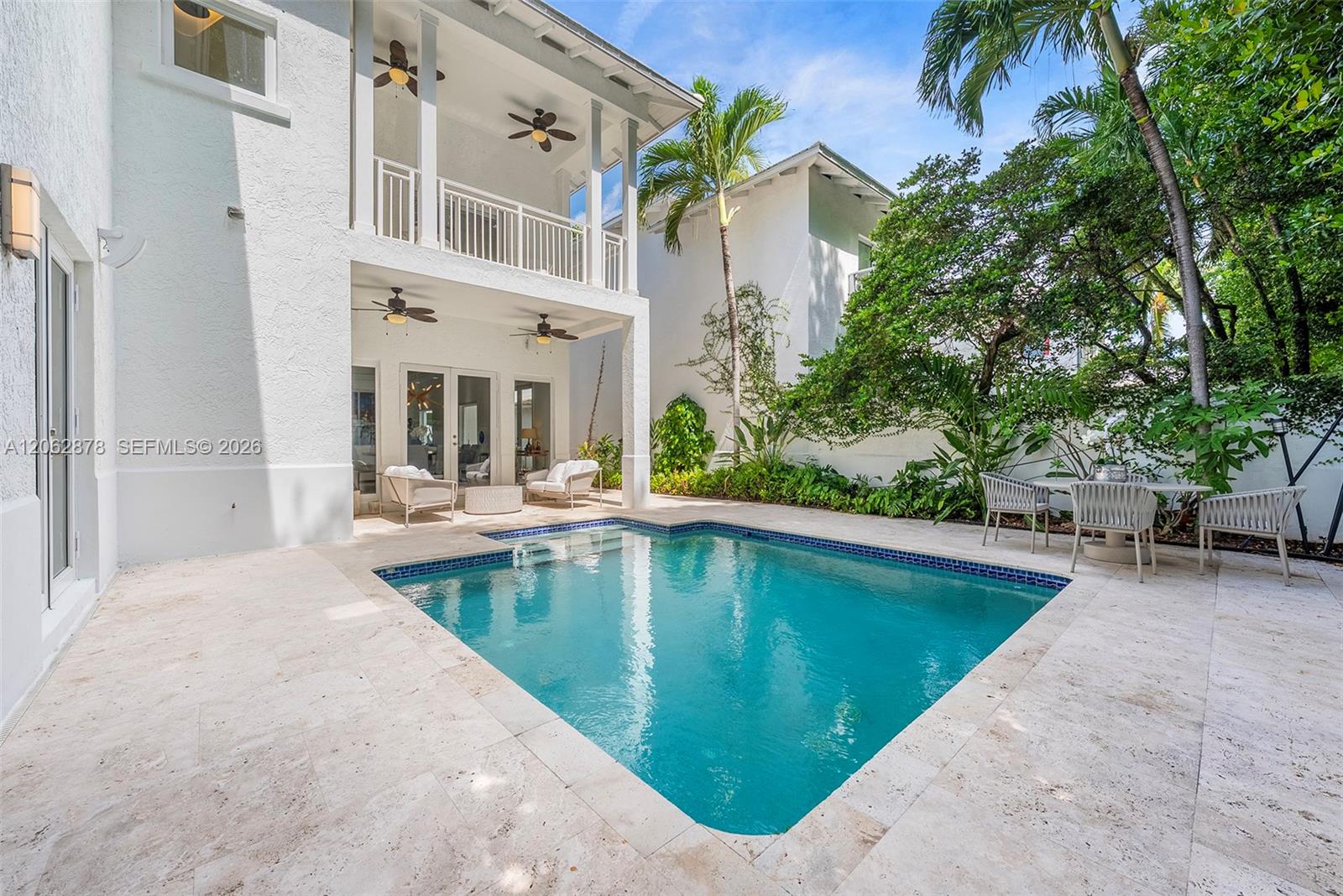 6 Coconut Ln