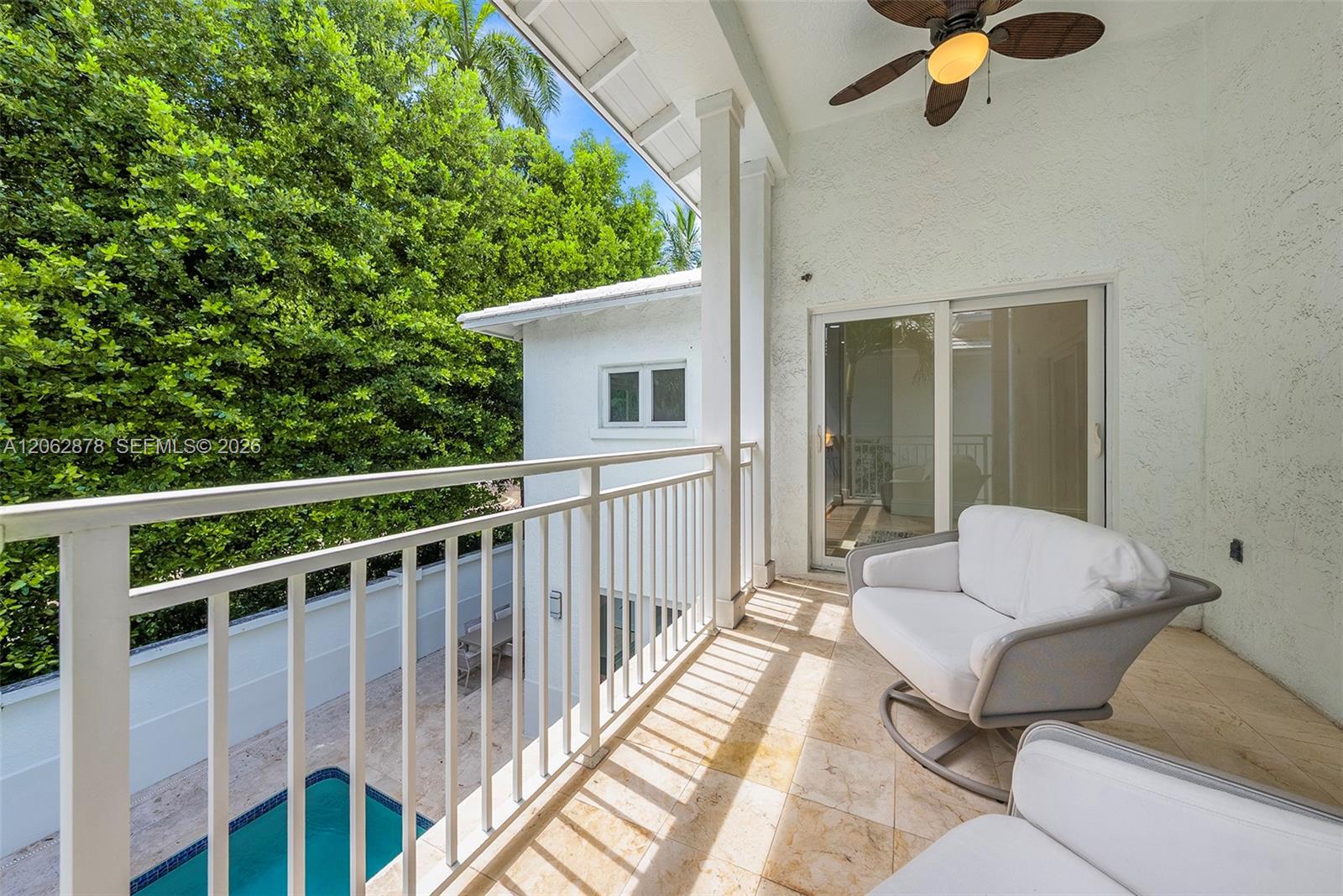 6 Coconut Ln